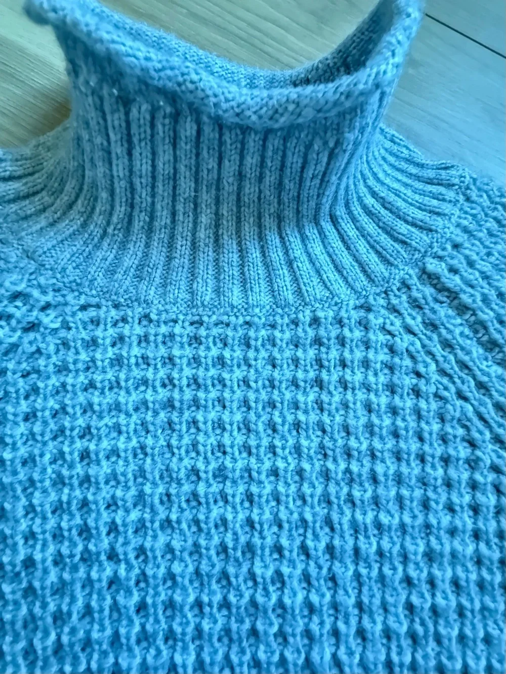American Eagle Chunky Mock Neck Sweater - Light Gray - Picture 2 of 8